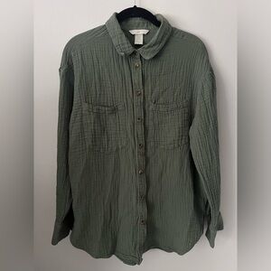 H&M women’s khaki green cotton long sleeve shirt size medium